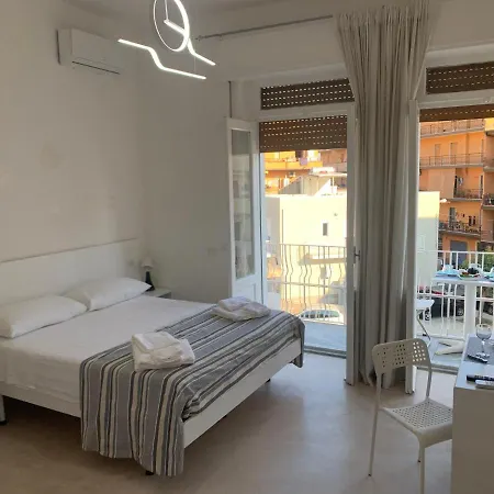 住宿加早餐酒店 La Piazza Beb 3*