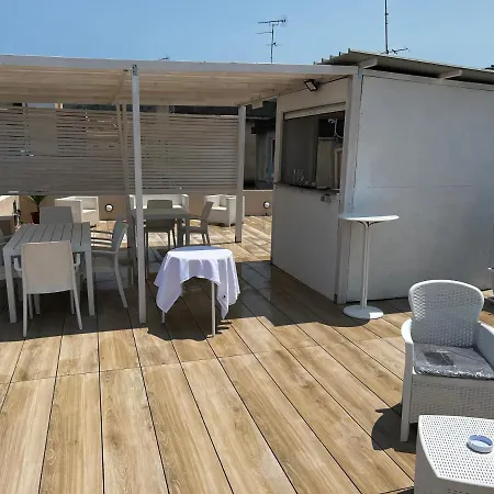 فندق مبيت وإفطار La Piazza Beb تروبيا